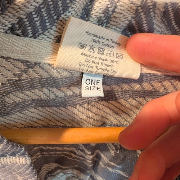 Light Blue & White Patterned Kimono Robe - Picture 4 of 6